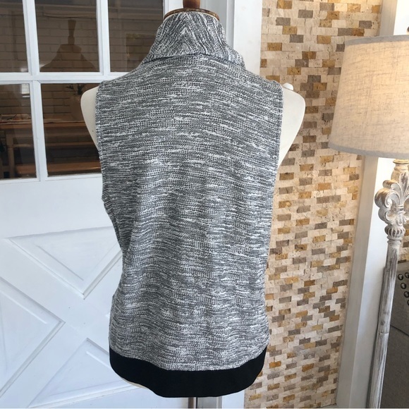 Lightweight vest - Picture 2 of 10